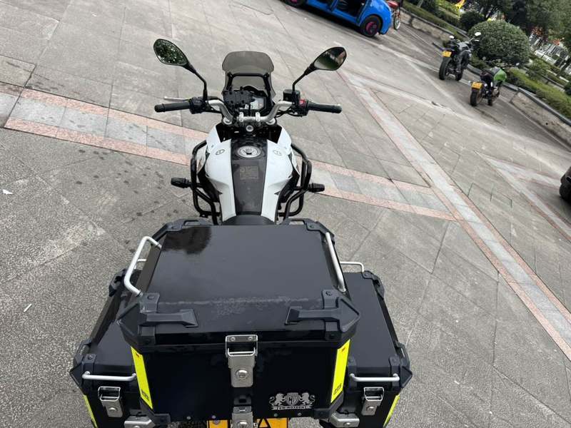 二手贝纳利金鹏 TRK251