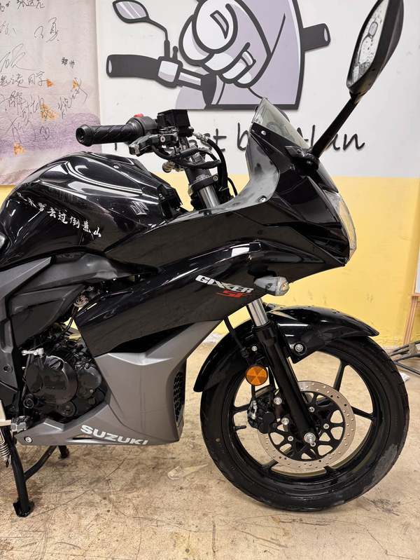 二手济南铃木极客飒 Gixxer 155