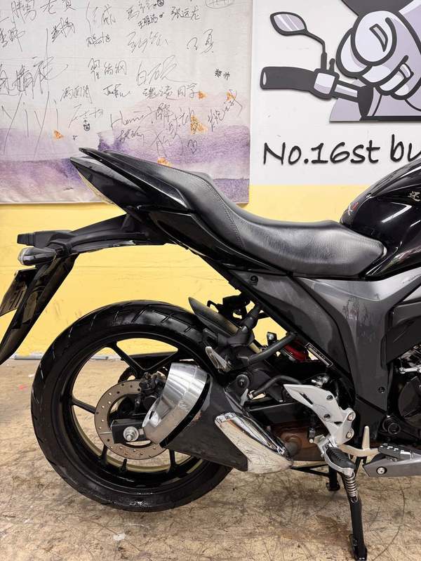 二手济南铃木极客飒 Gixxer 155