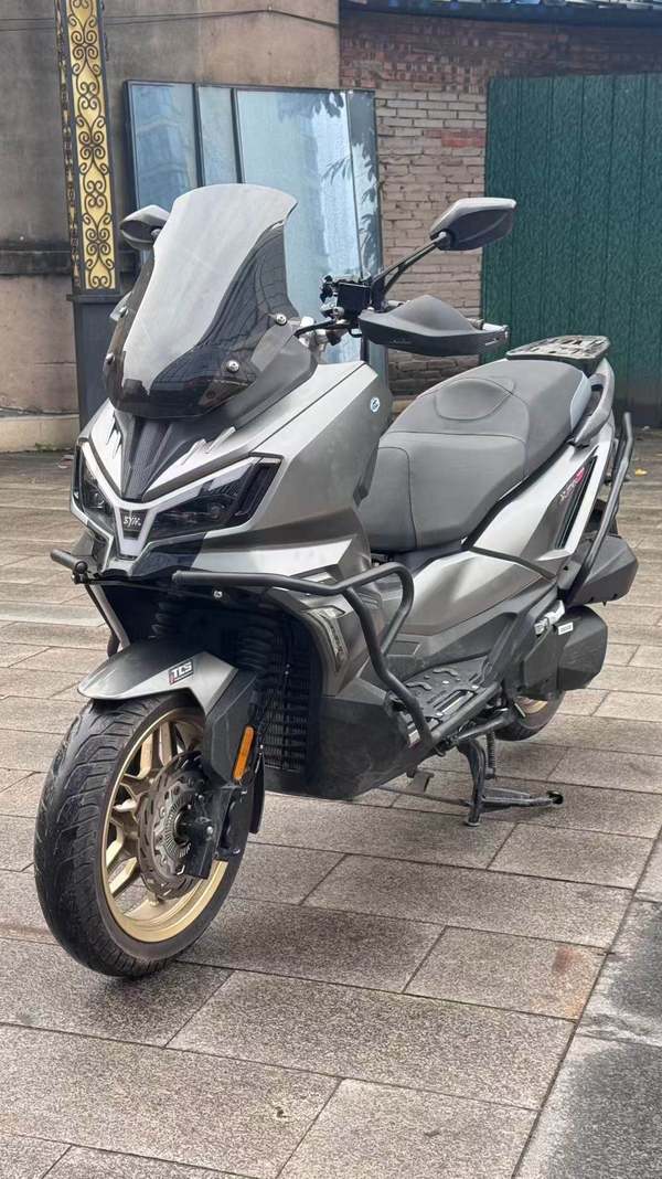 二手三阳哈士奇 Husky ADV300