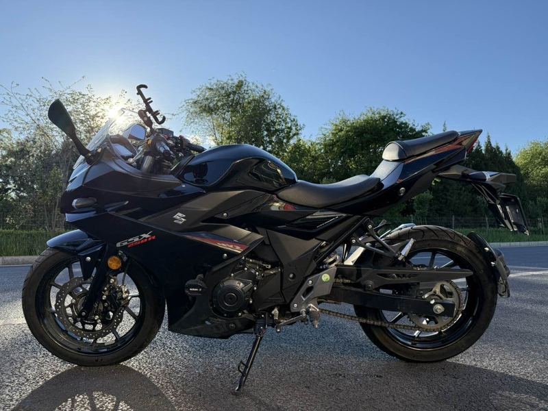 二手豪爵铃木GSX250R