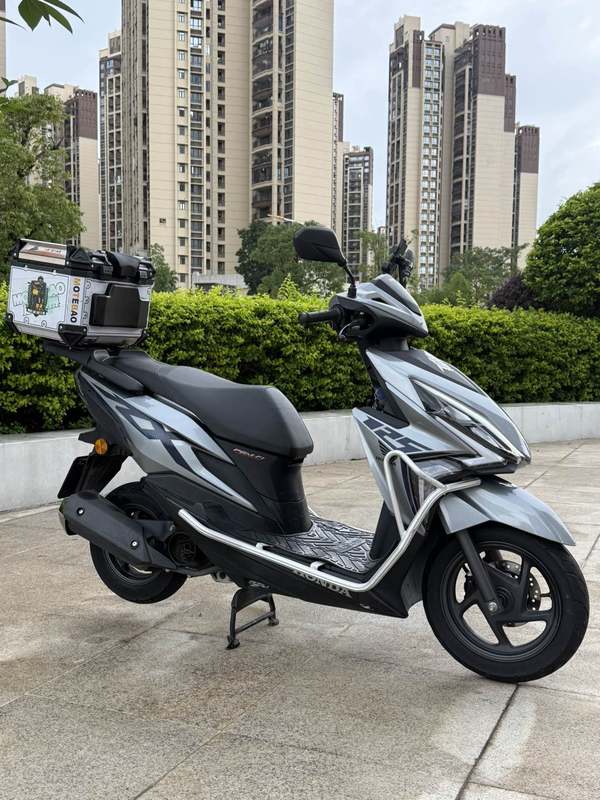 二手新大洲本田裂行 RX125Fi