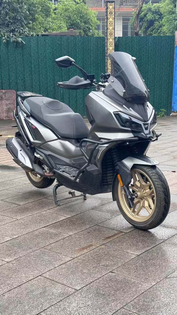 二手三阳哈士奇 Husky ADV300