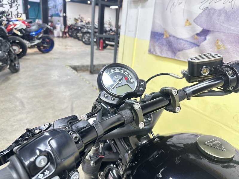 二手凯旋Bonneville Bobber