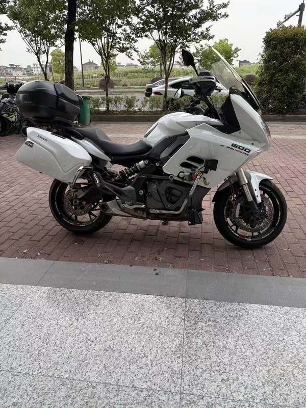 二手贝纳利600GC