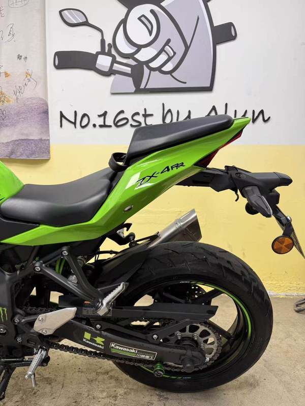 二手川崎ZX-4R