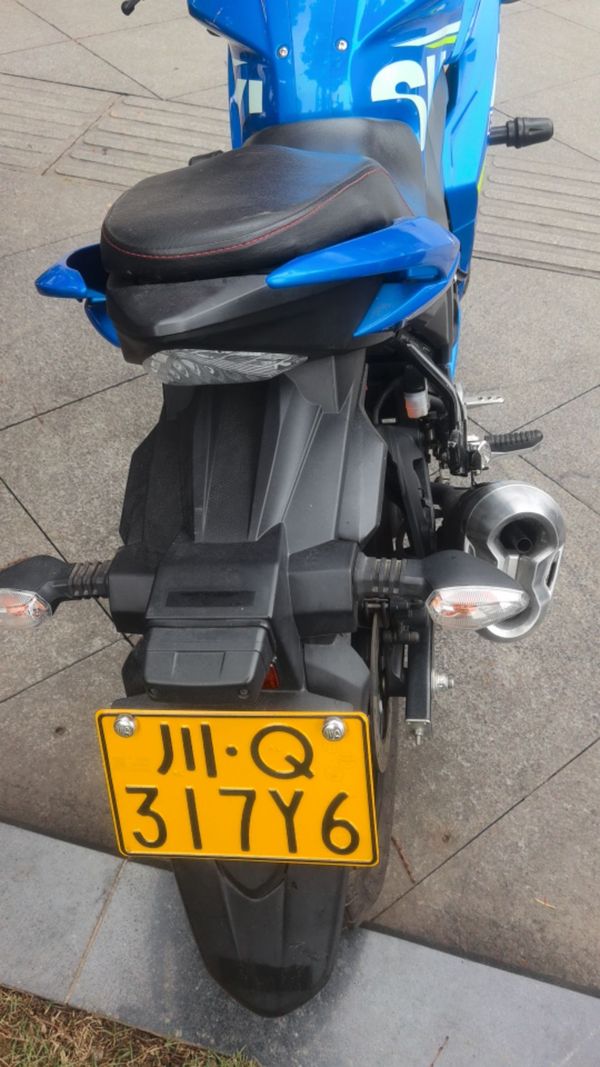 二手济南铃木极客飒 Gixxer 155