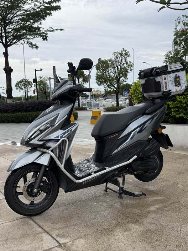 二手新大洲本田裂行 RX125Fi