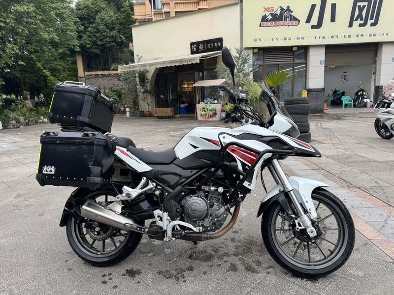 二手贝纳利金鹏 TRK251