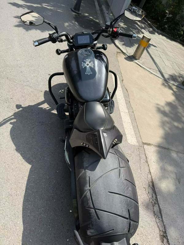 二手香帅金刚狼800S