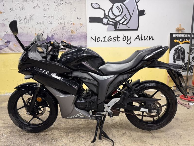 二手济南铃木极客飒 Gixxer 155
