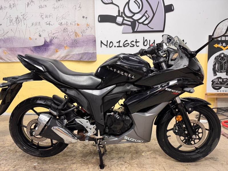 二手济南铃木极客飒 Gixxer 155