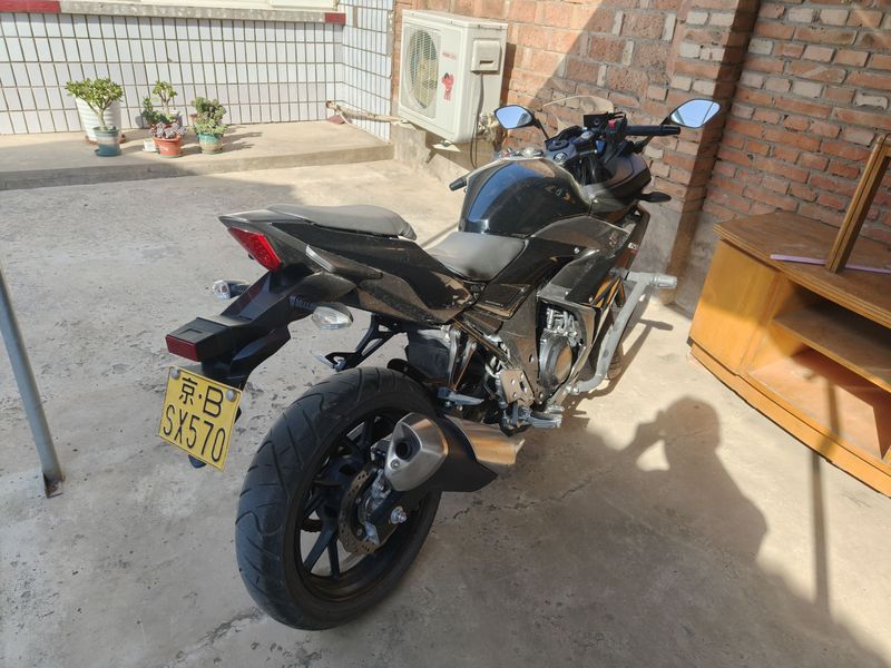 二手豪爵铃木GSX250R