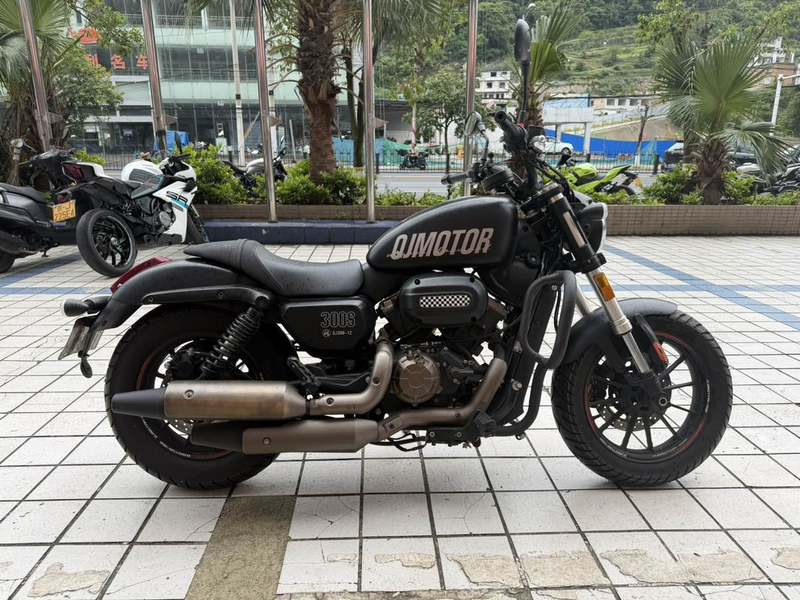 二手QJMOTOR闪300
