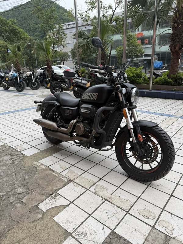 二手QJMOTOR闪300