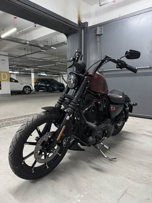 二手哈雷戴维森Iron883 硬汉