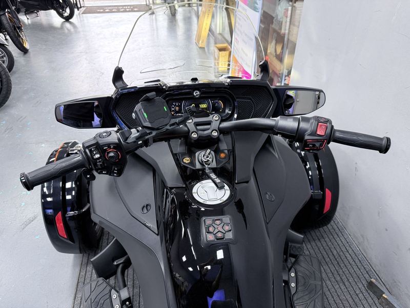 二手庞巴迪Spyder F3 