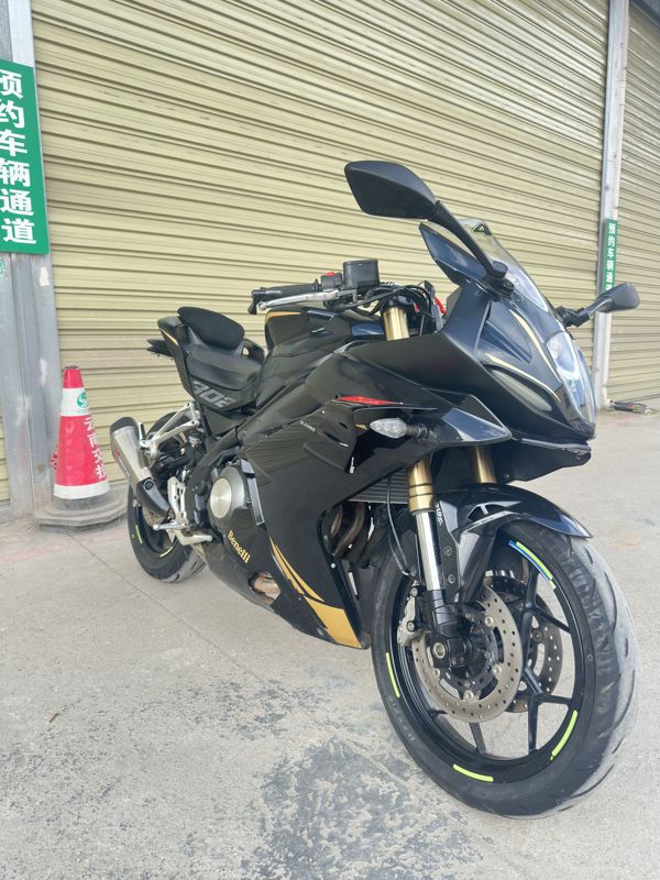 二手贝纳利龙卷风 Tornado 302R