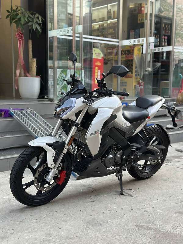 二手贝纳利小迅龙 BN150S