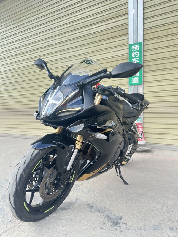 二手贝纳利龙卷风 Tornado 302R