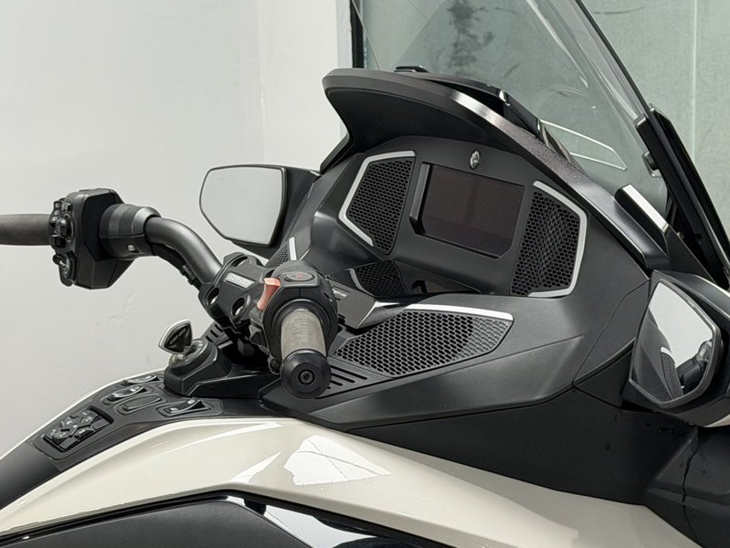 二手庞巴迪Spyder RT