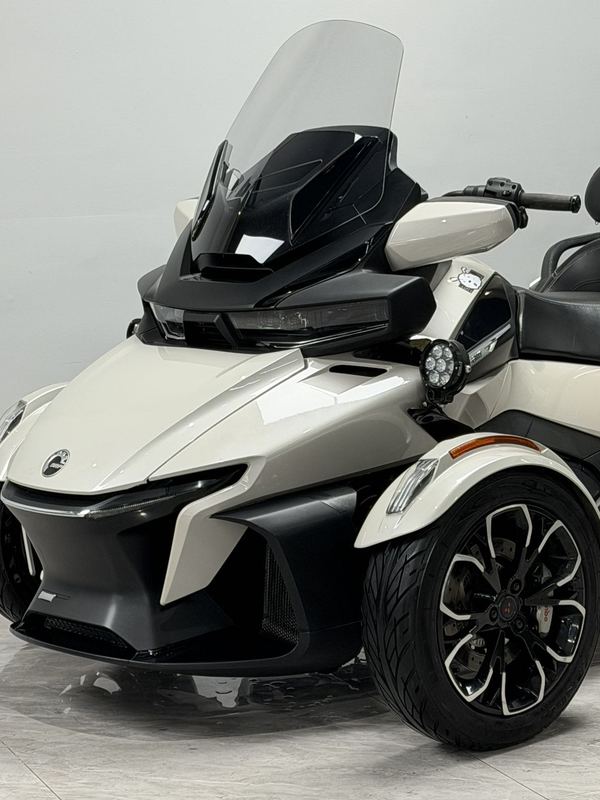 二手庞巴迪Spyder RT