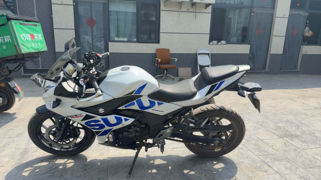 二手豪爵铃木GSX250R