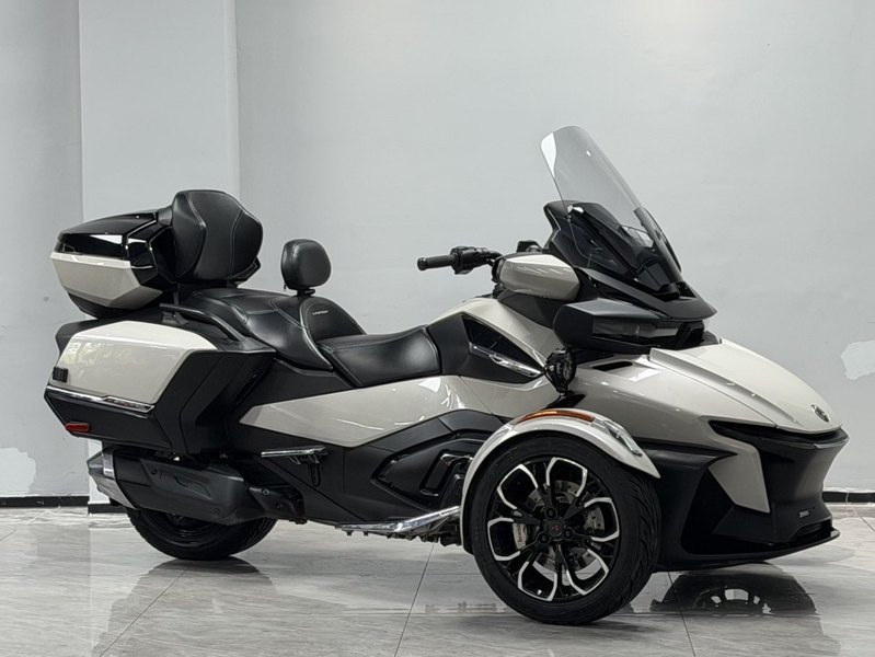 二手庞巴迪Spyder RT