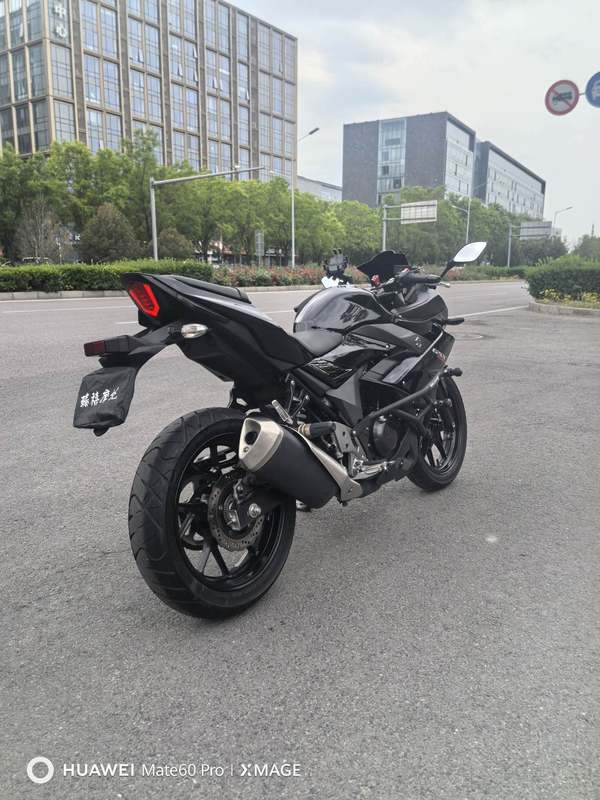 二手豪爵铃木GSX250R