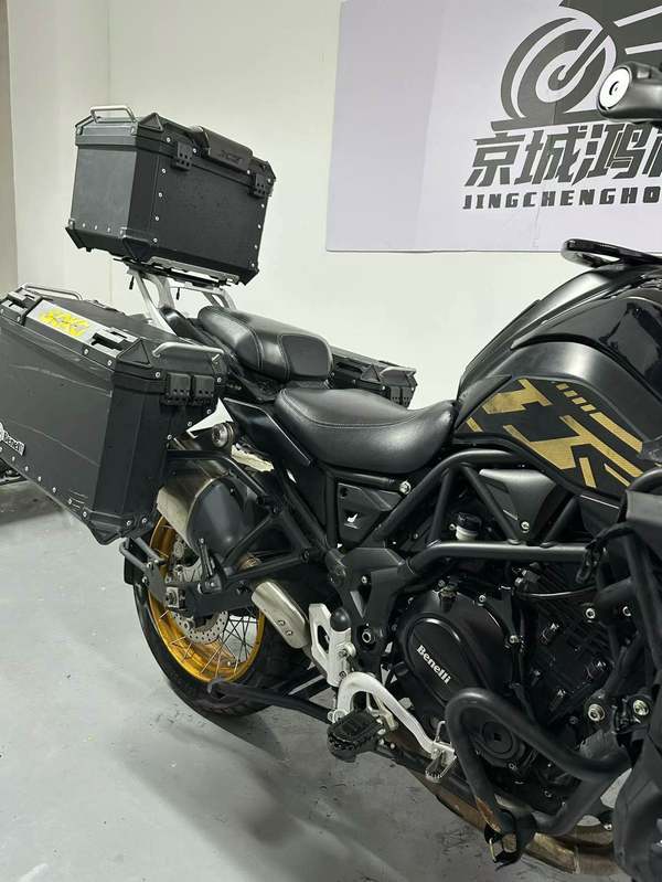二手贝纳利TRK702