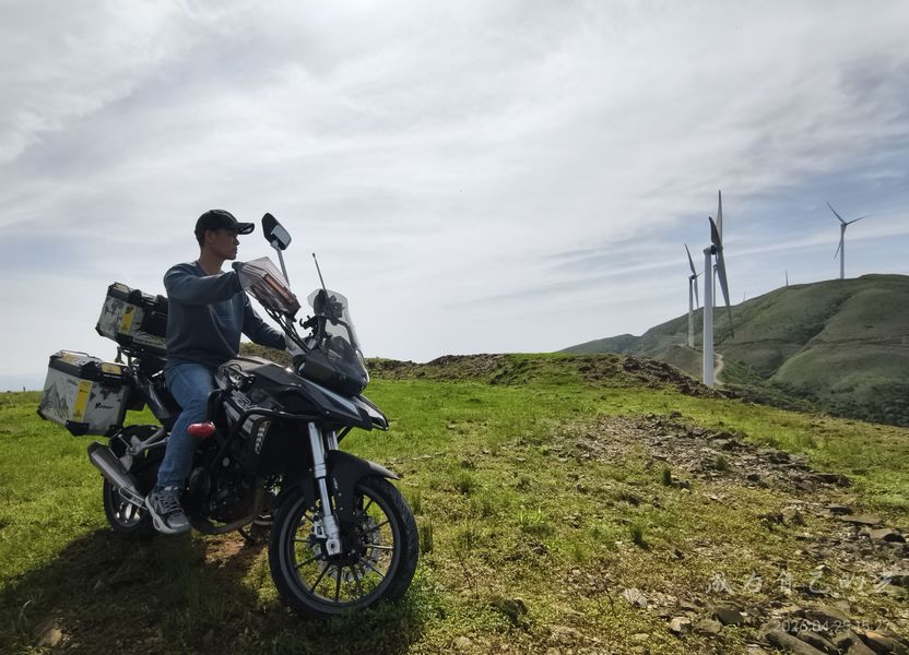 二手贝纳利金鹏 TRK251