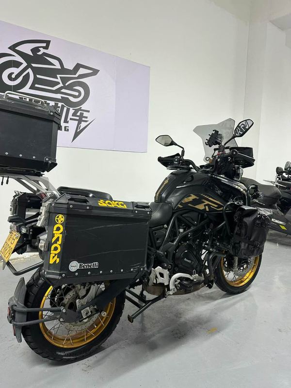 二手贝纳利TRK702