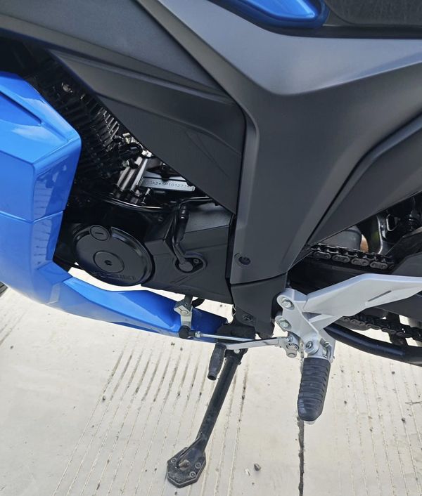 二手济南铃木极客飒 Gixxer 155