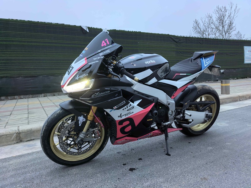 二手阿普利亚RSV4