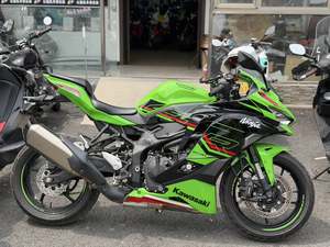 二手川崎ZX-4R