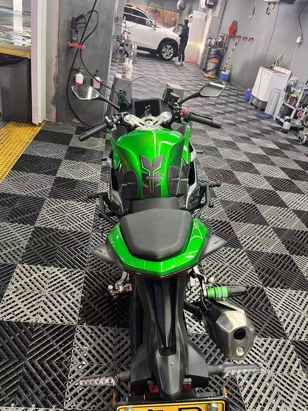 二手贝纳利龙卷风 Tornado 402R