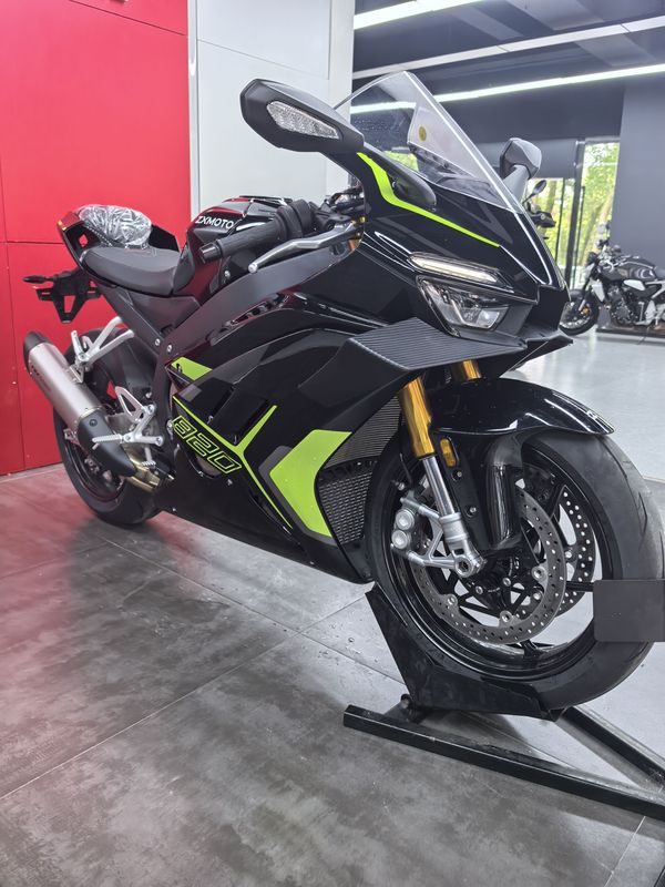 二手张雪机车820RR