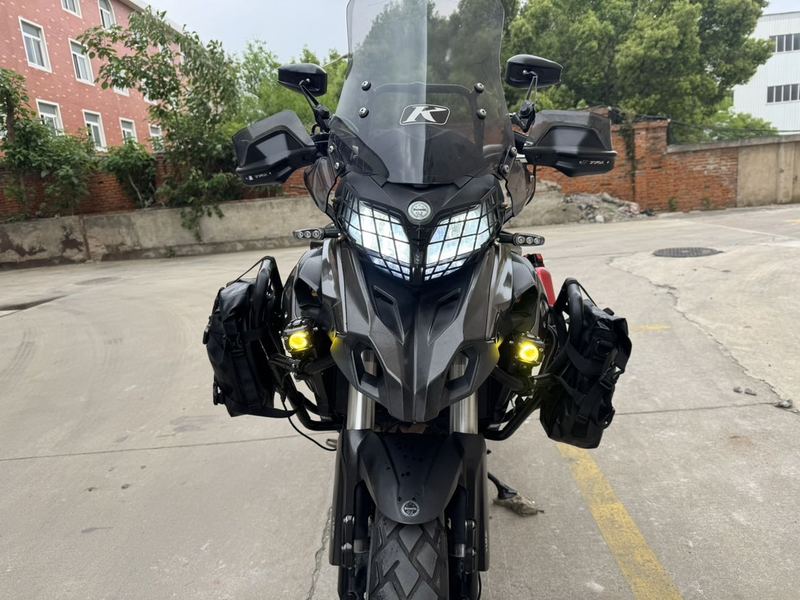 二手贝纳利金鹏 TRK502