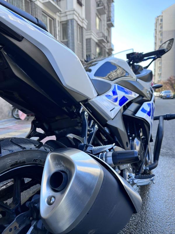 二手豪爵铃木GSX250R