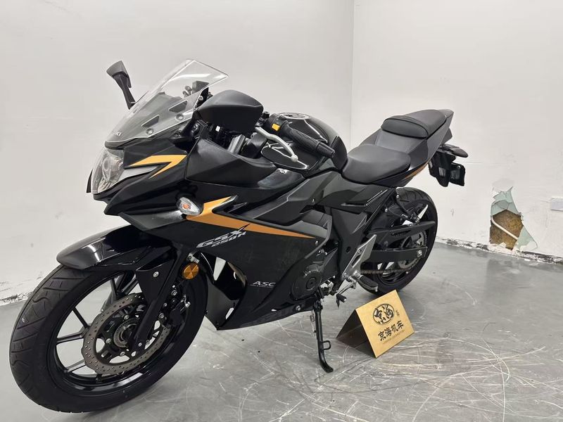 二手豪爵铃木GSX250R
