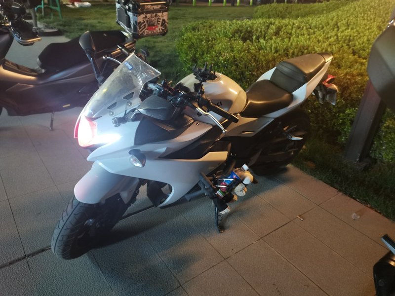 二手豪爵铃木GSX250R