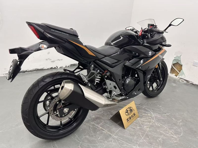 二手豪爵铃木GSX250R