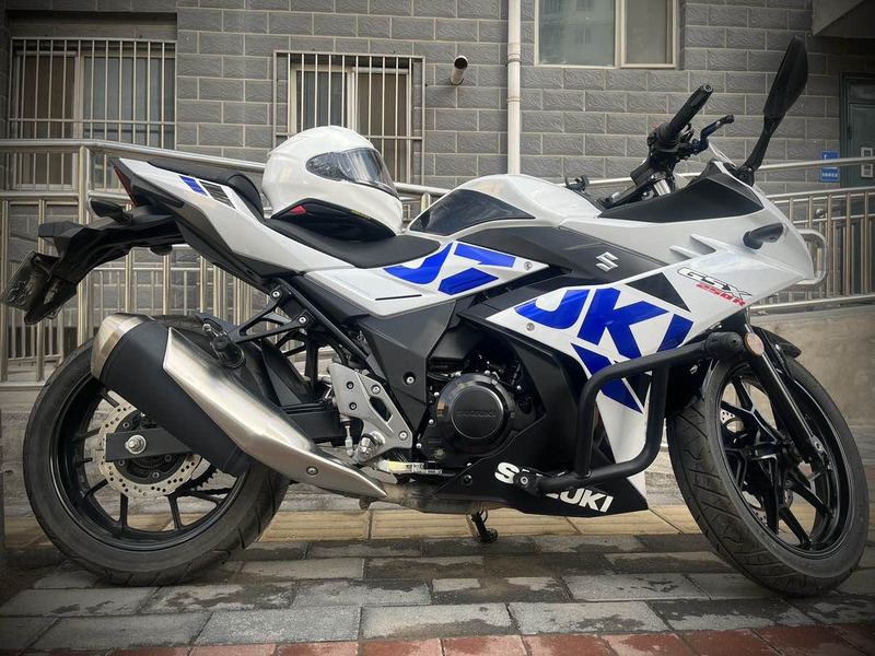 二手豪爵铃木GSX250R