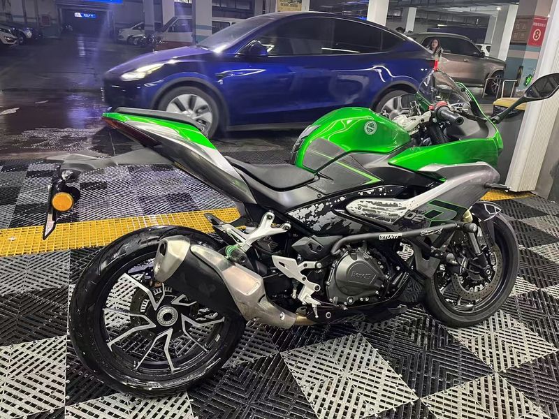 二手贝纳利龙卷风 Tornado 402R