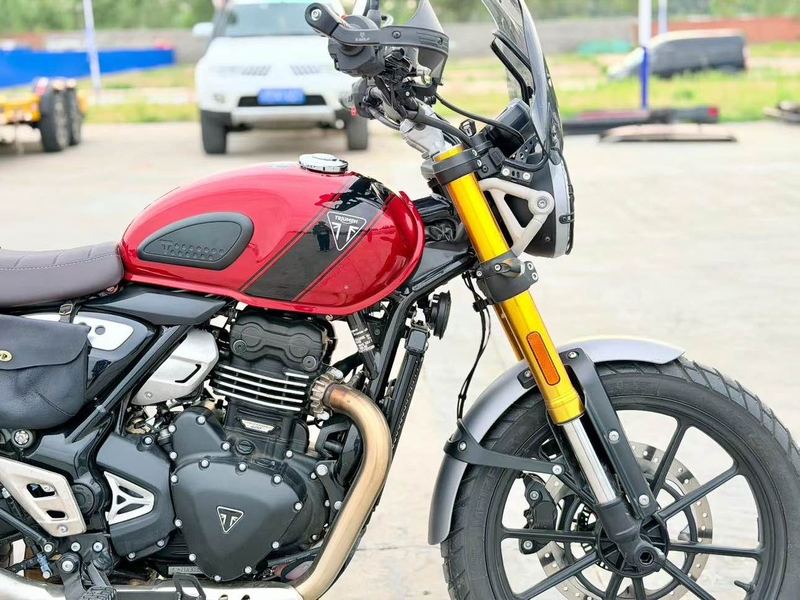 二手凯旋Scrambler 400 X