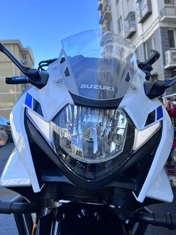 二手豪爵铃木GSX250R