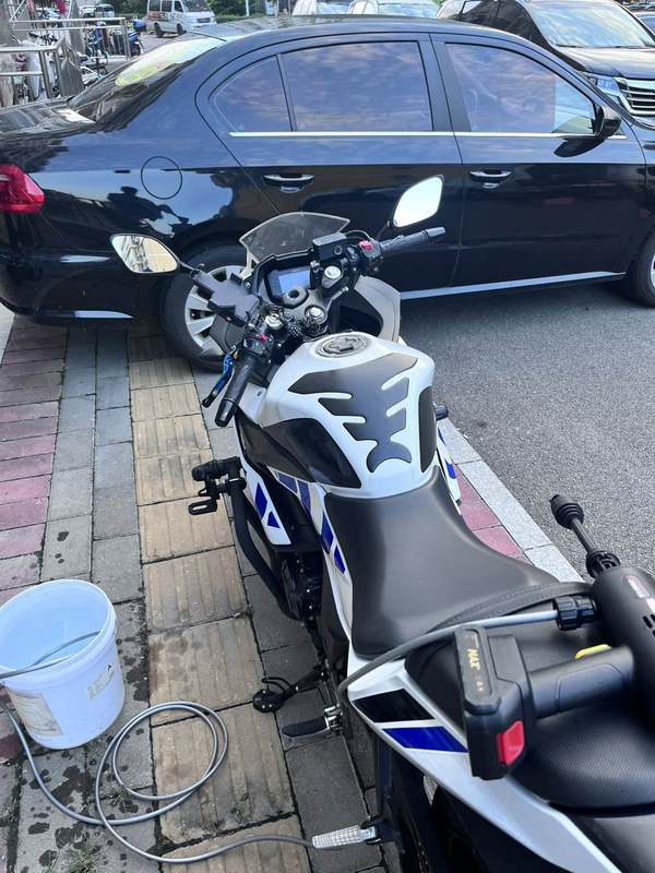 二手豪爵铃木GSX250R
