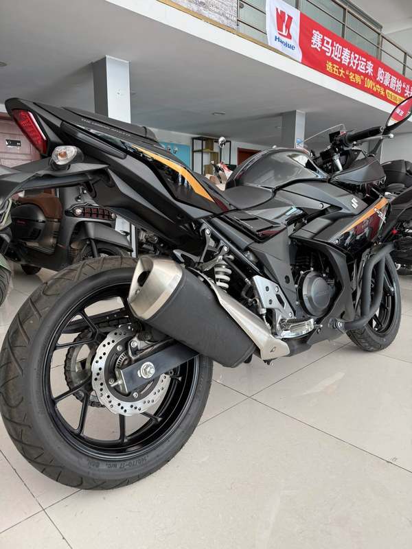 二手豪爵铃木GSX250R