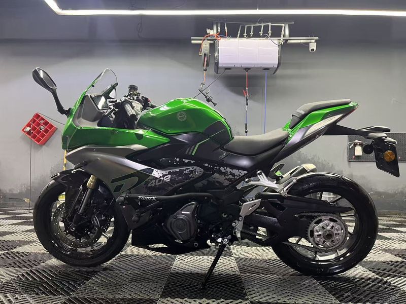 二手贝纳利龙卷风 Tornado 402R