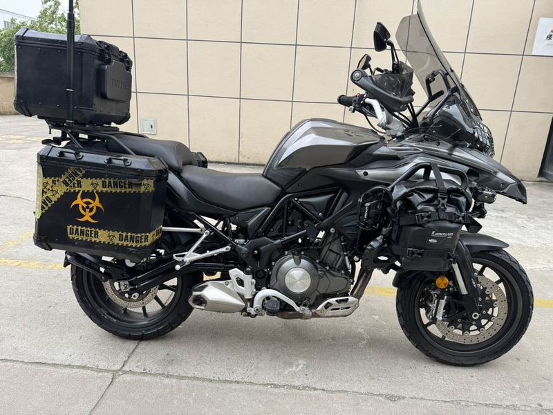 二手贝纳利金鹏 TRK502